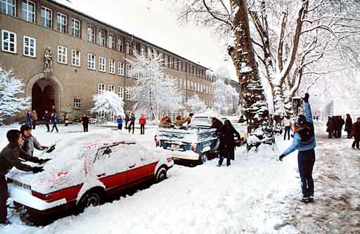 Goethe-Gymnasium Ludwigsburg im Schnee